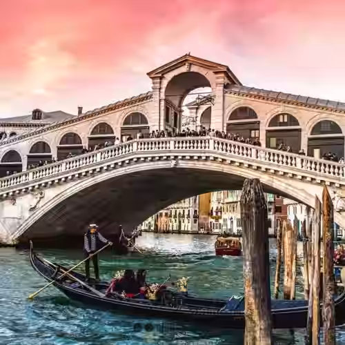 تور ترکیبی اروپا: مادرید،ورشو 7شب و 8روز✈️ هتل چهار ستاره ⭐⭐⭐⭐ (پاییز)#1407