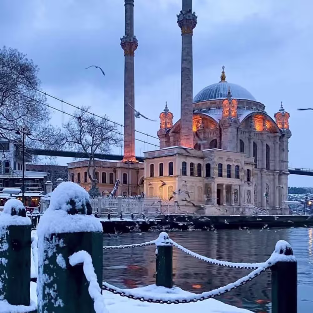 تور استانبول ویژه بلک فرایدی 3شب و 4روز✈️ هتل Atro ⭐⭐⭐⭐ (6 آذر)#2401