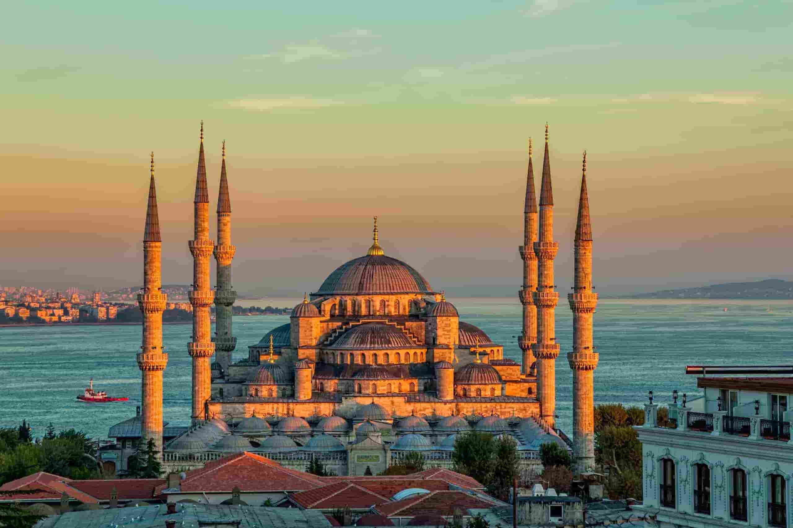 تور استانبول: از شیراز 3شب و 4روز✈️ هتل Emmy ⭐⭐⭐ (23 آبان)#8131