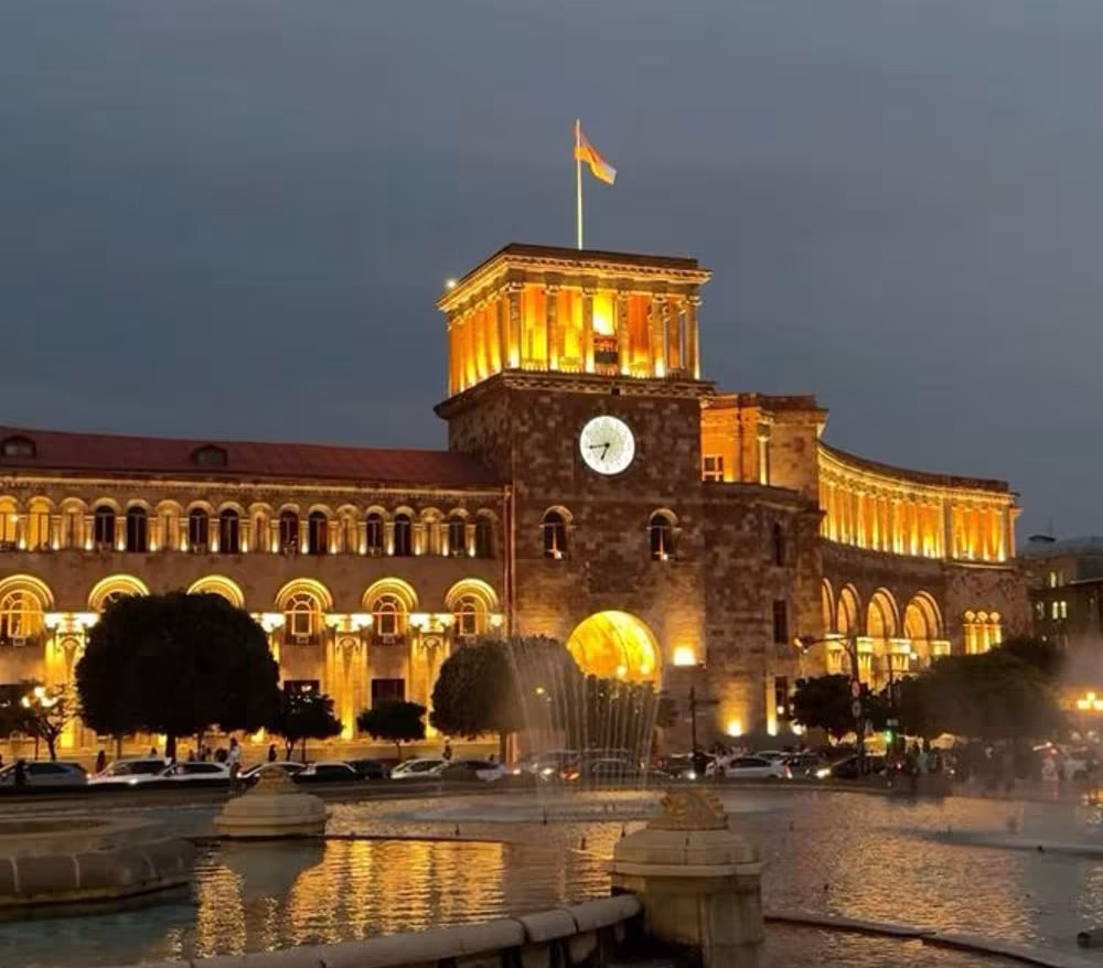 تور ارمنستان میدان جمهوری سفرو ایرانیان 2 (2) (2)#5251